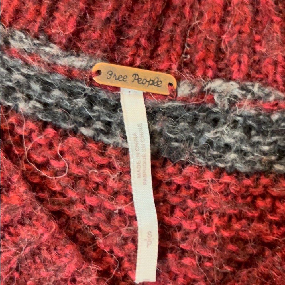 Free People Women’s V-neck Oversized Wool/ Alpaca Blend Sweater Size Small - Picture 3 of 6